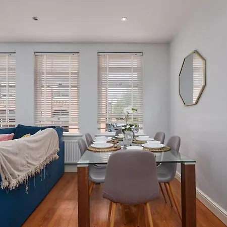 3 Bedroom Flat * Leeds (West Yorkshire)