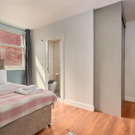 Apartment Leeds 3 Bedroom Flat *