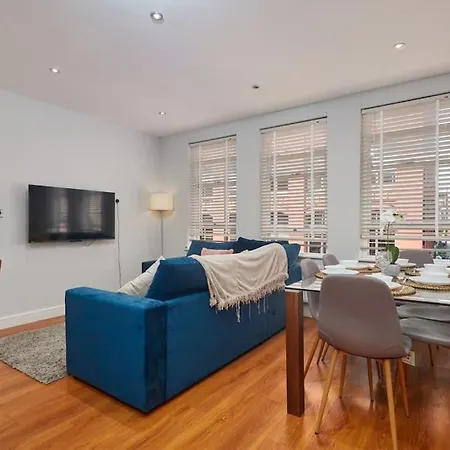 Leeds 3 Bedroom Flat Apartment