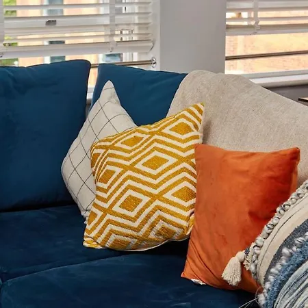 3 Bedroom Flat * 利兹