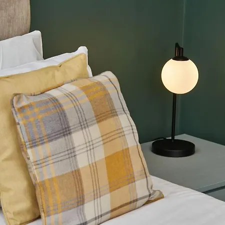 Leeds 3 Bedroom Flat