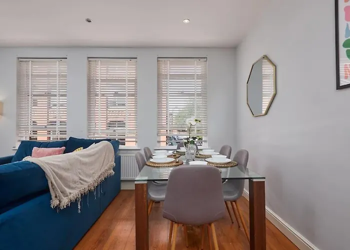 3 Bedroom Flat * Leeds