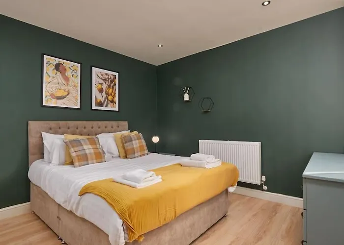 3 Bedroom Flat Apartman *