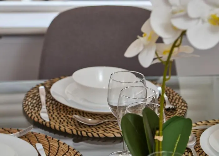 3 Bedroom Flat Λιντς