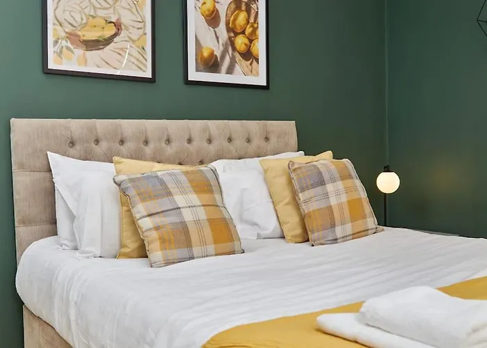 3 Bedroom Flat Λιντς